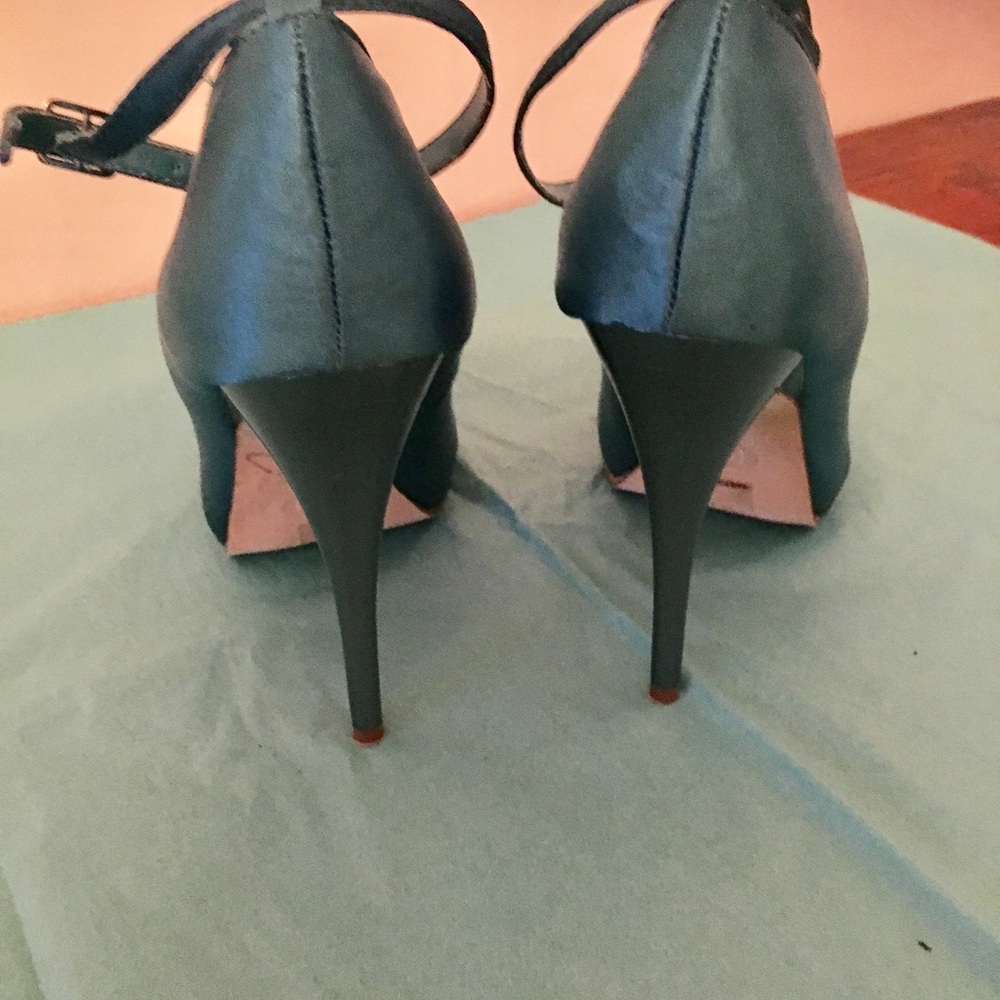 Turquoise heels - Picture 4 of 4
